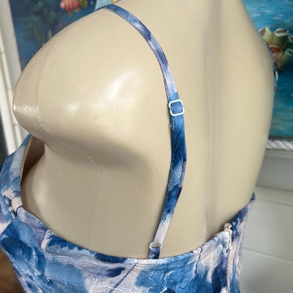 Blue and White Floral Tiered Dress size 5 - Picture 5 of 13